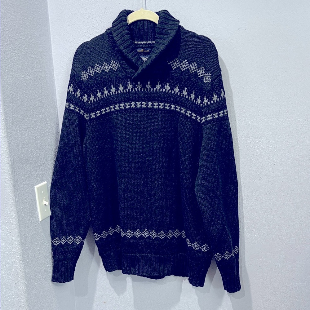 American Eagle Outfitters, black/gray,geometric pattern sweater XL, Athletic Fit - Picture 1 of 5